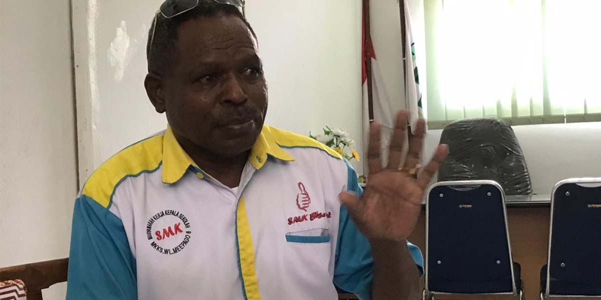 tak-punya-fasilitas-40-persen-siswa-smkn-3-mimika-tak-bisa-belajar-online